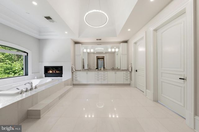 1332 MCCAY LN, Mclean, VA 22101