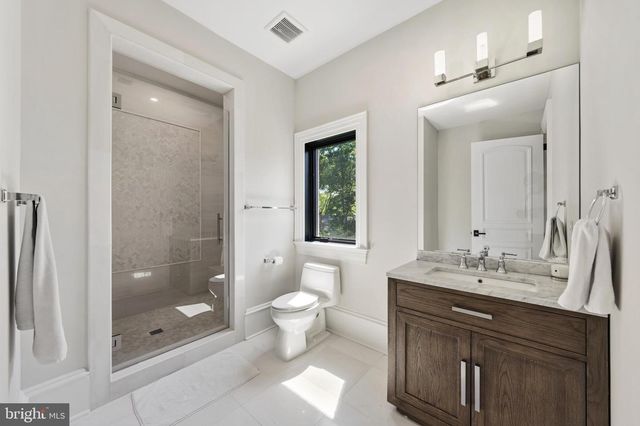 1332 MCCAY LN, Mclean, VA 22101