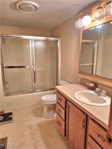 1174 Henn Hyde Road NE, Warren, OH 44484