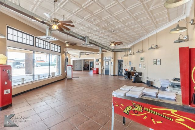 1305 S 1st Street, Abilene, TX 79602