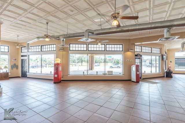 1305 S 1st Street, Abilene, TX 79602