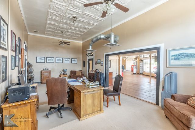 1305 S 1st Street, Abilene, TX 79602