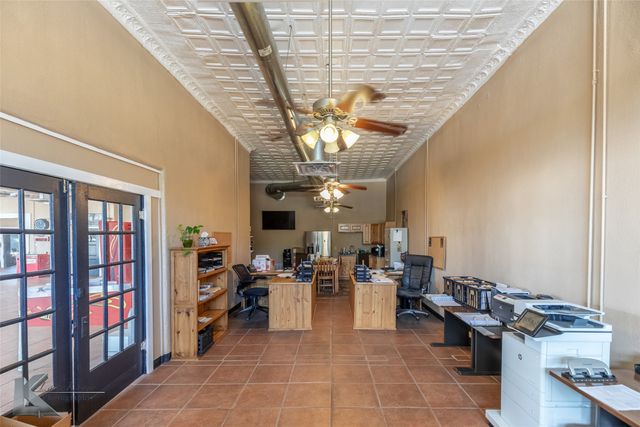 1305 S 1st Street, Abilene, TX 79602