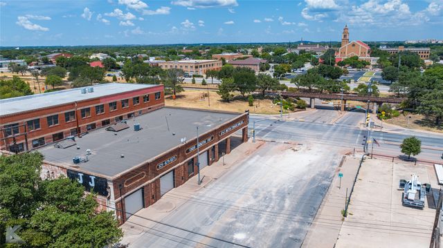 1305 S 1st Street, Abilene, TX 79602