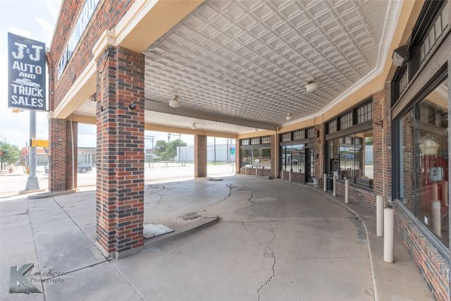 1305 S 1st Street, Abilene, TX 79602