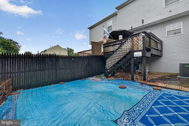 4 VERSAILLES CT, Newark, DE 19702