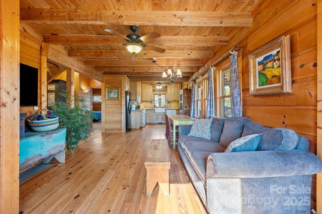 104 Enthoffer Street, Black Mountain, NC 28711