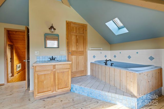 104 Enthoffer Street, Black Mountain, NC 28711