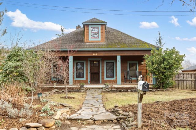104 Enthoffer Street, Black Mountain, NC 28711