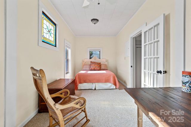 104 Enthoffer Street, Black Mountain, NC 28711