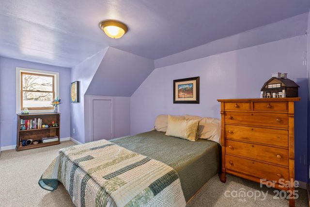 104 Enthoffer Street, Black Mountain, NC 28711