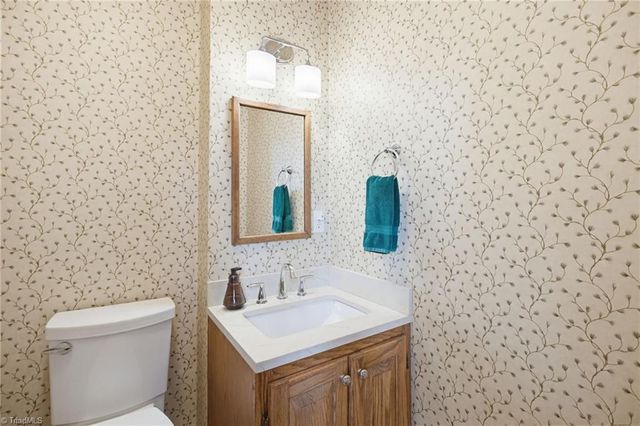 1210 Bunny Trail, Winston-salem, NC 27105