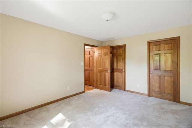 1210 Bunny Trail, Winston-salem, NC 27105