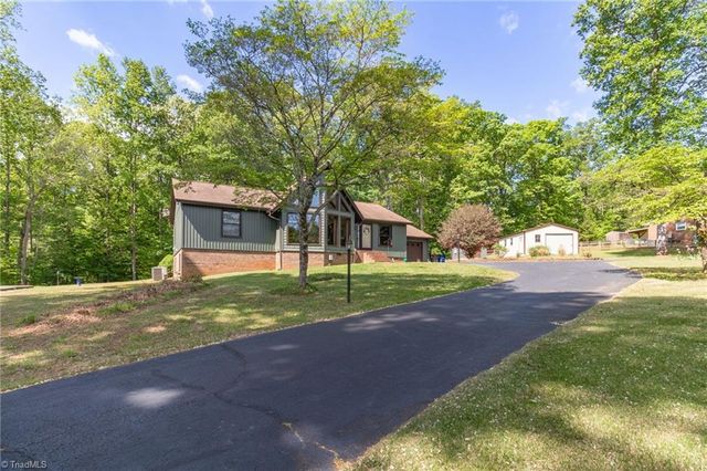 1210 Bunny Trail, Winston-salem, NC 27105
