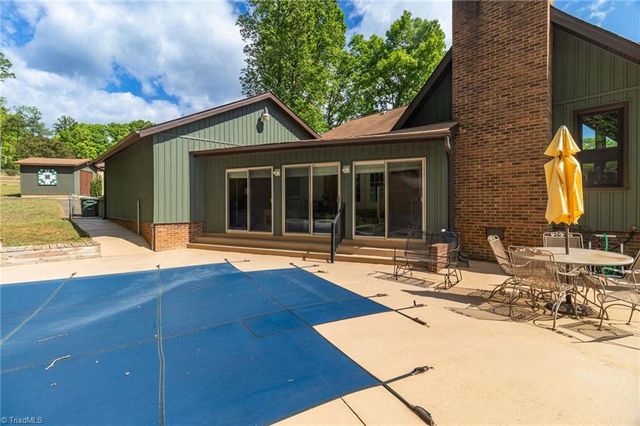 1210 Bunny Trail, Winston-salem, NC 27105