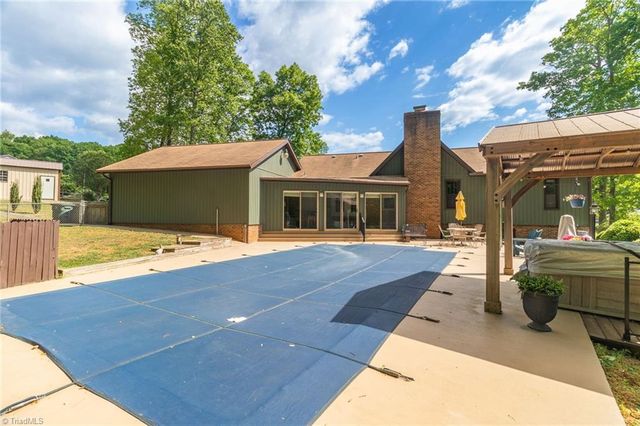 1210 Bunny Trail, Winston-salem, NC 27105