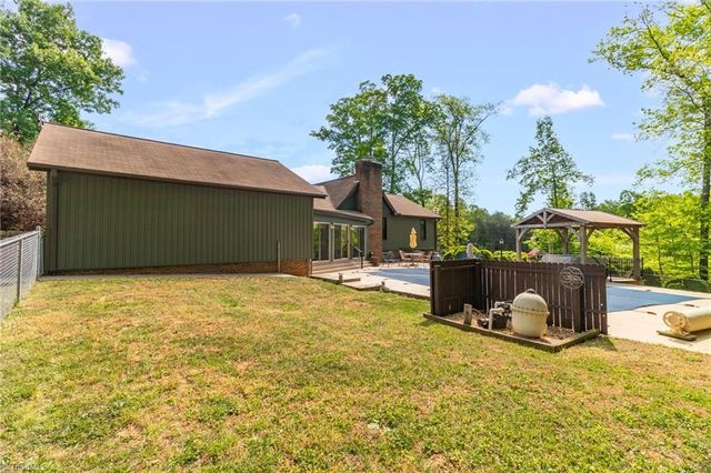1210 Bunny Trail, Winston-salem, NC 27105