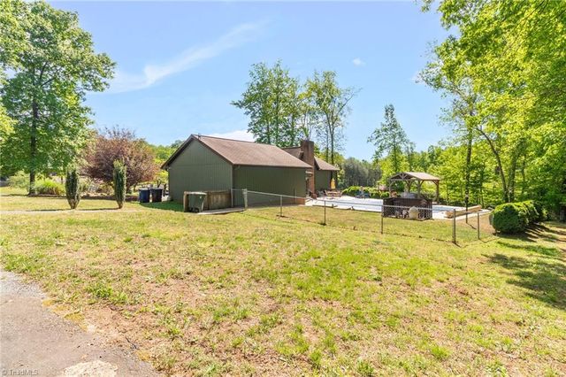 1210 Bunny Trail, Winston-salem, NC 27105