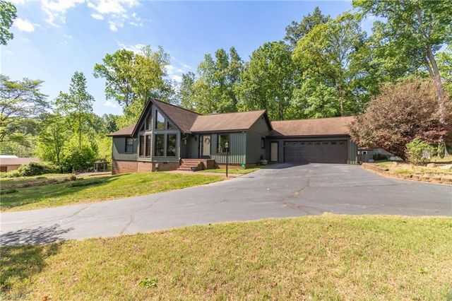 1210 Bunny Trail, Winston-salem, NC 27105