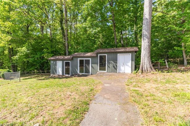 1210 Bunny Trail, Winston-salem, NC 27105
