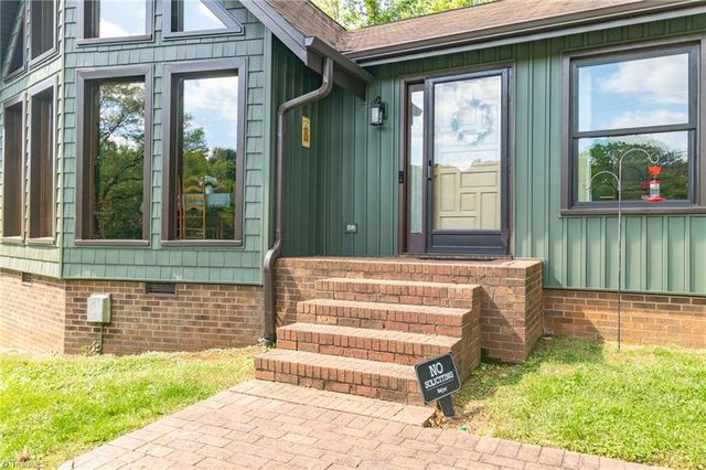 1210 Bunny Trail, Winston-salem, NC 27105