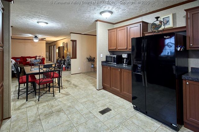 374 Sunnybrook Drive, Hurricane, WV 25526