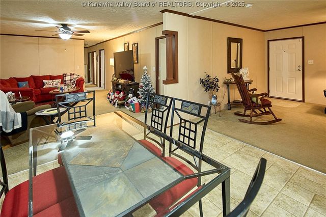 374 Sunnybrook Drive, Hurricane, WV 25526