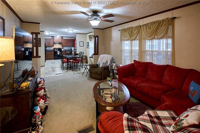 374 Sunnybrook Drive, Hurricane, WV 25526