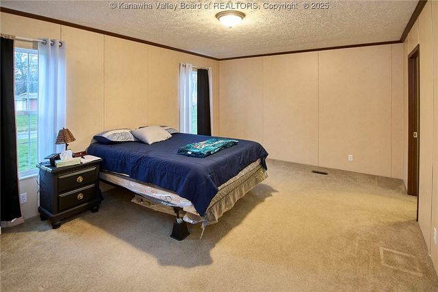 374 Sunnybrook Drive, Hurricane, WV 25526