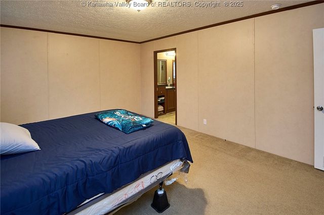 374 Sunnybrook Drive, Hurricane, WV 25526