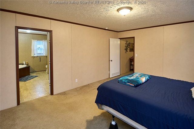 374 Sunnybrook Drive, Hurricane, WV 25526