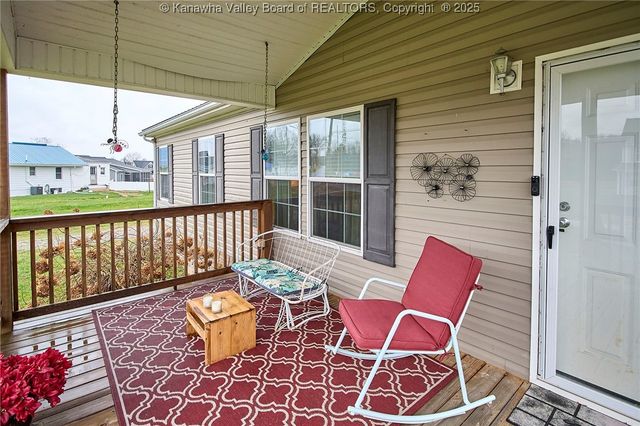 374 Sunnybrook Drive, Hurricane, WV 25526