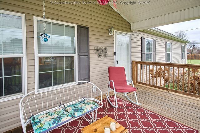 374 Sunnybrook Drive, Hurricane, WV 25526