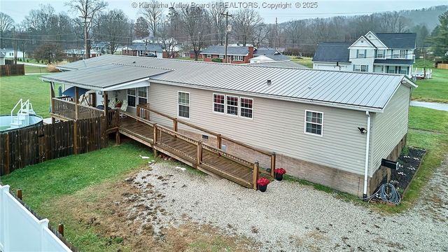 374 Sunnybrook Drive, Hurricane, WV 25526