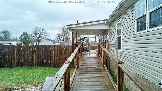 374 Sunnybrook Drive, Hurricane, WV 25526