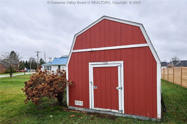 374 Sunnybrook Drive, Hurricane, WV 25526