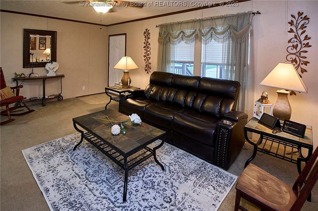 374 Sunnybrook Drive, Hurricane, WV 25526