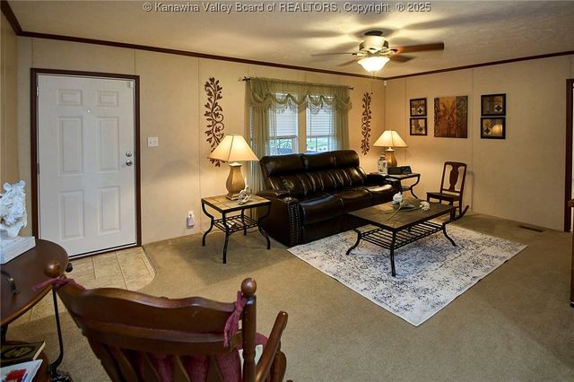 374 Sunnybrook Drive, Hurricane, WV 25526