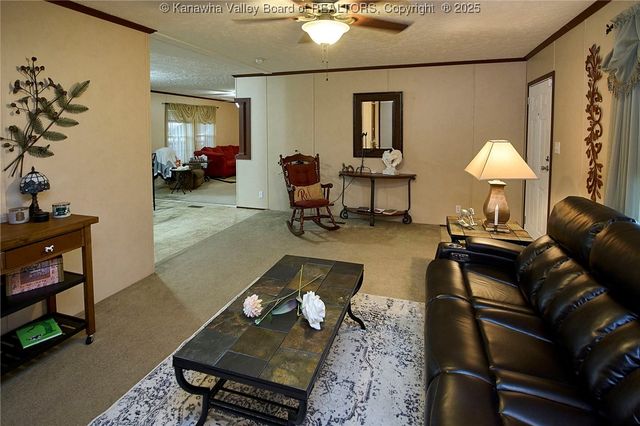 374 Sunnybrook Drive, Hurricane, WV 25526