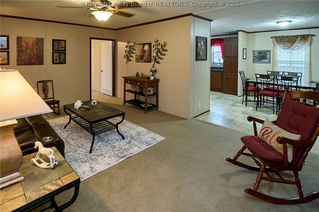 374 Sunnybrook Drive, Hurricane, WV 25526