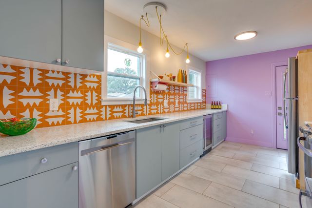 1908 N Riverside Drive, Fort Worth, TX 76111