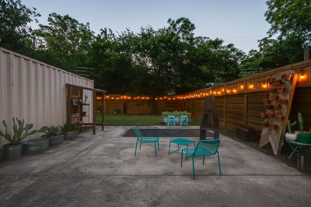 1908 N Riverside Drive, Fort Worth, TX 76111