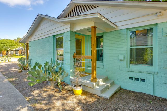 1908 N Riverside Drive, Fort Worth, TX 76111