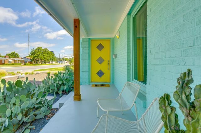 1908 N Riverside Drive, Fort Worth, TX 76111