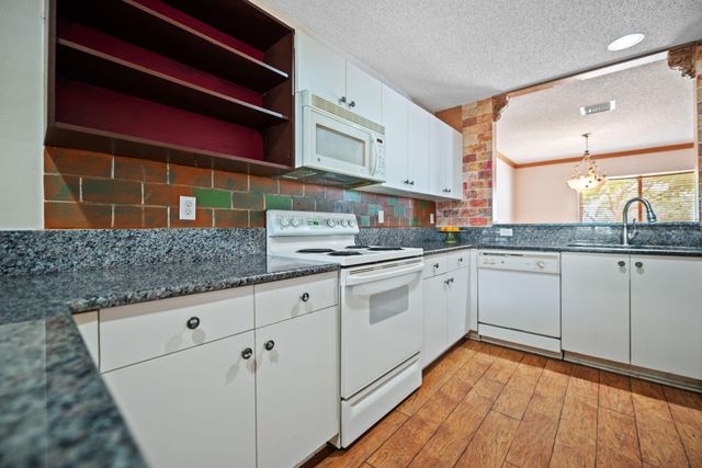2481 NW 98th Lane, Sunrise, FL 33322