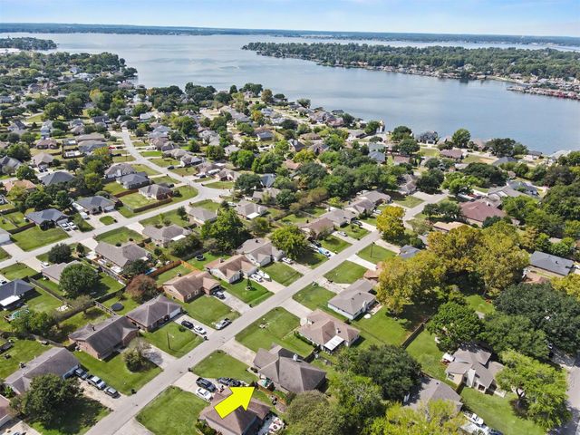13262 Lake Breeze Lane, Willis, TX 77318