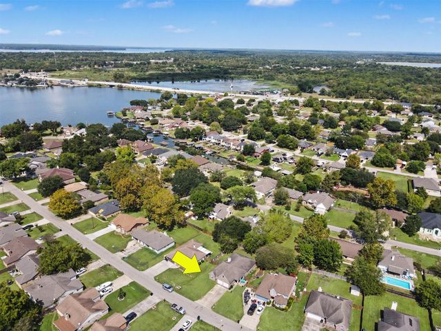 13262 Lake Breeze Lane, Willis, TX 77318