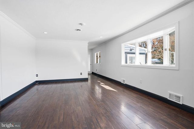 13 HICKORY DR, Ewing Twp, NJ 08618