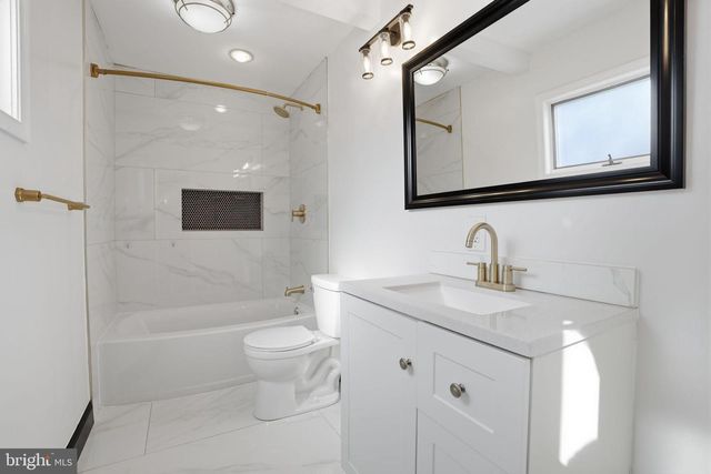 13 HICKORY DR, Ewing Twp, NJ 08618