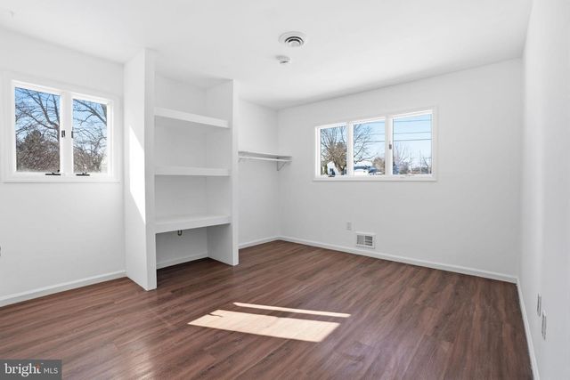 13 HICKORY DR, Ewing Twp, NJ 08618